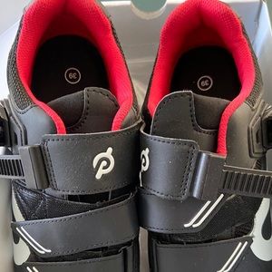 Peloton Shows Size 39/8